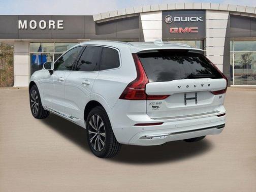 2023 Volvo XC60 B5 Plus Bright Theme