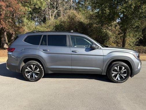 2025 Volkswagen Atlas 2.0T SE