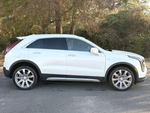 2022 Cadillac XT4 Premium Luxury