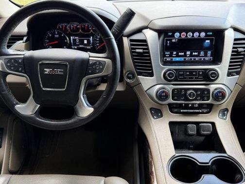 White Frost Tri-Coat 2020 GMC Yukon SLT