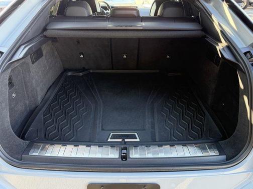 2025 BMW X6 xDrive40i