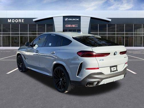 2025 BMW X6 xDrive40i