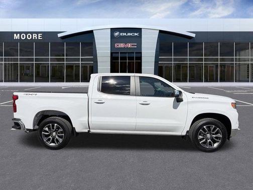 Summit White 2022 Chevrolet Silverado 1500 LT