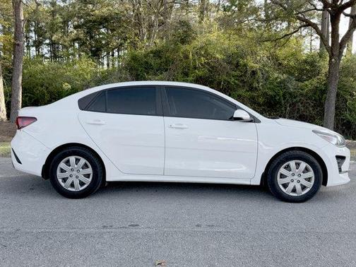 Clear White 2021 Kia Rio LX