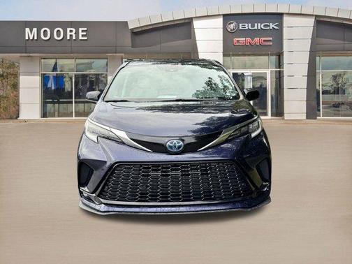 2021 Toyota Sienna XSE 7 Passenger