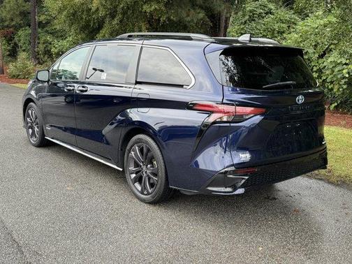 2021 Toyota Sienna XSE 7 Passenger