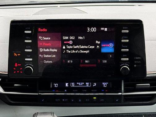 2021 Toyota Sienna XSE 7 Passenger