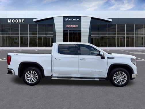Summit White 2023 GMC Sierra 1500 SLT