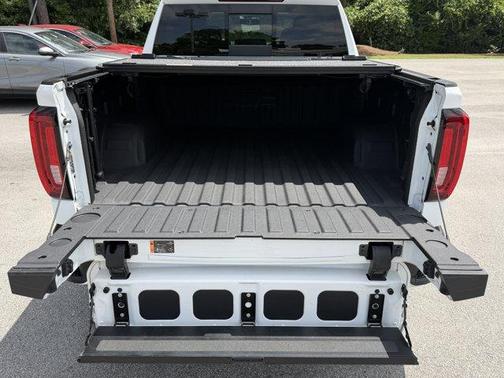 Summit White 2023 GMC Sierra 1500 SLT