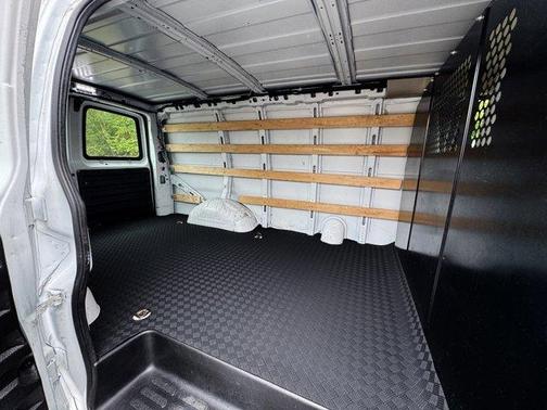 2023 GMC Savana 2500 Work Van