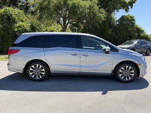 Lunar Silver Metallic 2024 Honda Odyssey EX-L