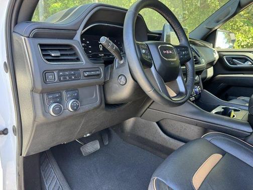 2023 GMC Yukon XL AT4