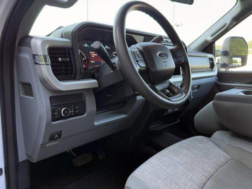 2024 Ford F-350 XLT