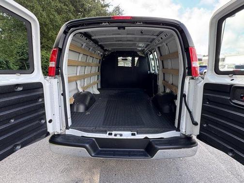 2024 GMC Savana 2500 Work Van