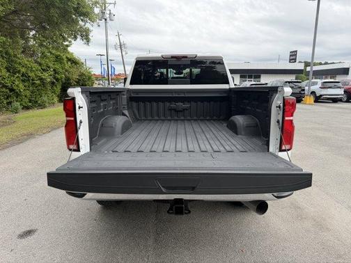 Iridescent Pearl Tricoat 2024 Chevrolet Silverado 2500 LTZ