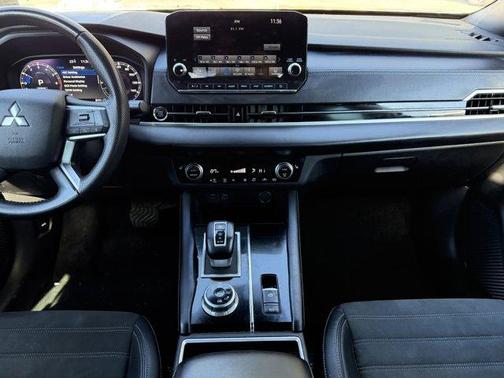 2023 Mitsubishi Outlander SE Black Edition