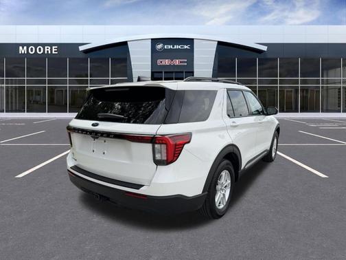 Star White 2025 Ford Explorer Active
