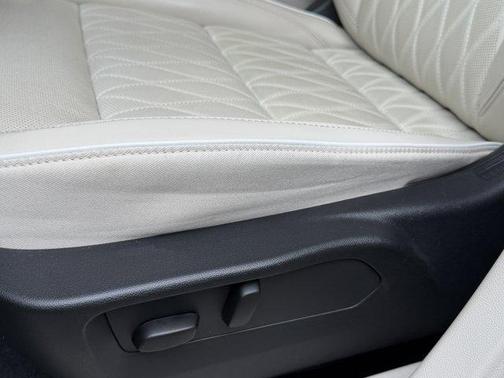 Moonstone Gray Metallic 2023 Buick Envision Avenir