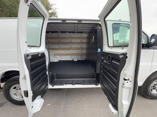 2024 Chevrolet Express 2500 Work Van