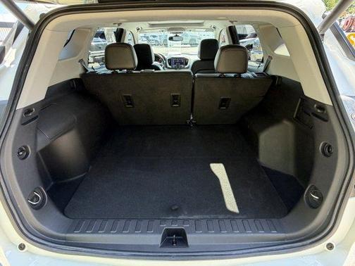 Summit White 2023 GMC Terrain SLT