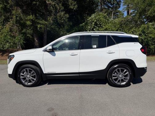 Summit White 2023 GMC Terrain SLT