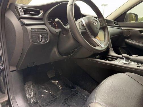 2022 INFINITI QX50 Luxe