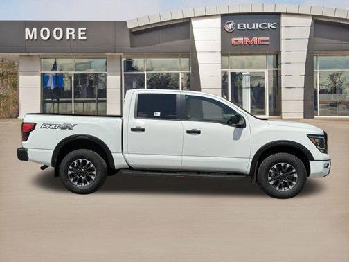 2024 Nissan Titan PRO-4X