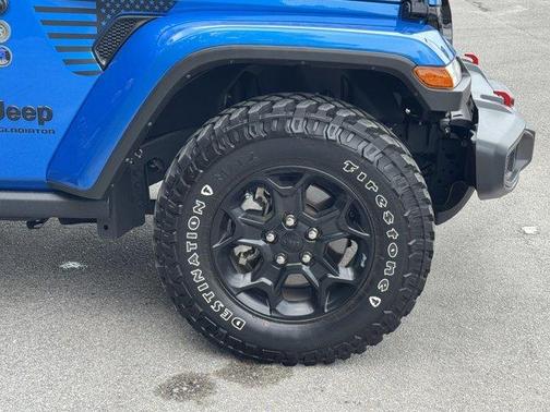 2023 Jeep Gladiator Sport