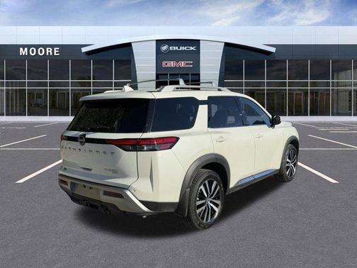 2024 Nissan Pathfinder Platinum