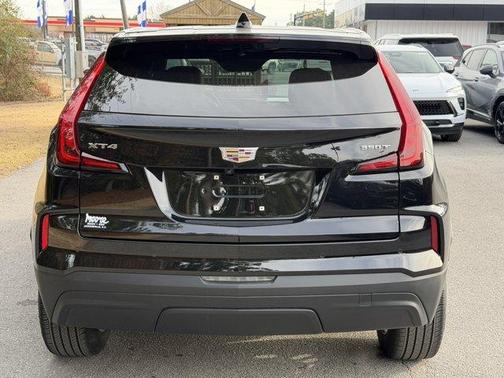 2024 Cadillac XT4 Luxury