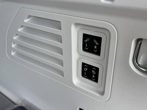 2026 GMC Acadia FWD Denali