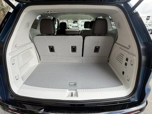 2026 GMC Acadia FWD Denali