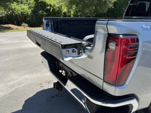 2025 GMC Sierra 2500 SLT