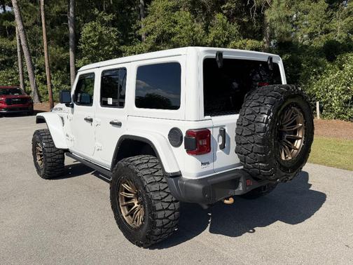Bright White Clearcoat 2022 Jeep Wrangler Unlimited Rubicon 392