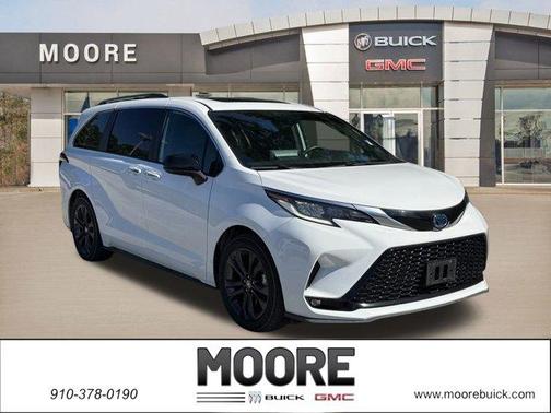 2022 Toyota Sienna XSE 7 Passenger