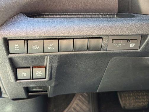 2022 Toyota Sienna XSE 7 Passenger