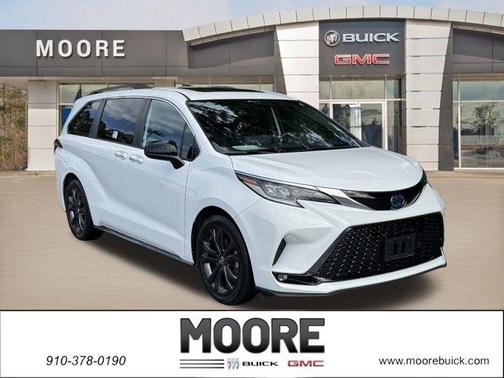 2022 Toyota Sienna XSE 7 Passenger