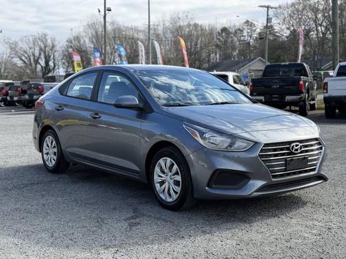 2020 Hyundai Accent SE