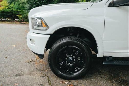 2018 RAM 3500 Laramie Crew Cab 4x4 8' Box