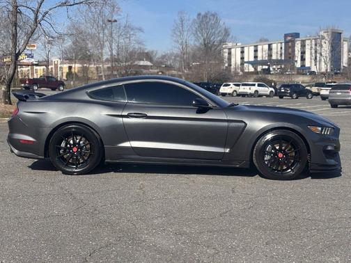 2016 Ford Shelby GT350 Base