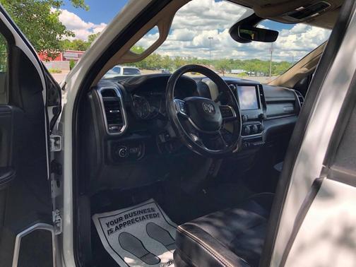 Bright White Clearcoat 2020 RAM 2500 Laramie Crew Cab 4x4 6'4' Box