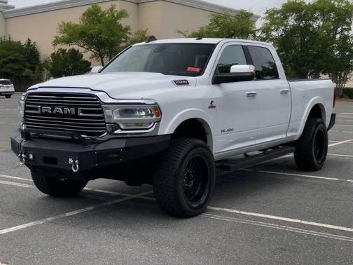 Bright White Clearcoat 2020 RAM 2500 Laramie Crew Cab 4x4 6'4' Box