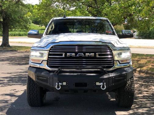 Bright White Clearcoat 2020 RAM 2500 Laramie Crew Cab 4x4 6'4' Box
