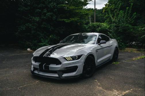 2017 Ford Shelby GT350R Base