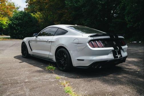 2017 Ford Shelby GT350R Base