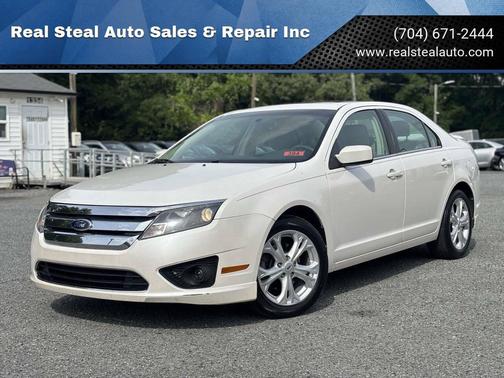 White 2012 Ford Fusion SE