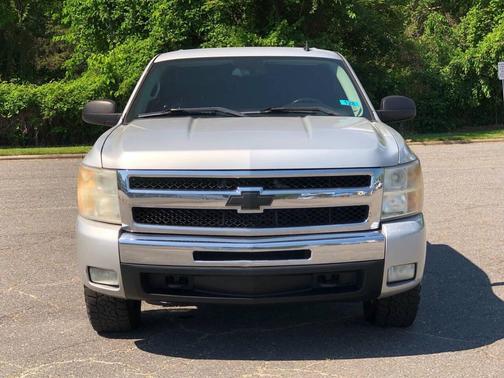 Sheer Silver Metallic 2010 Chevrolet Silverado 1500 LT