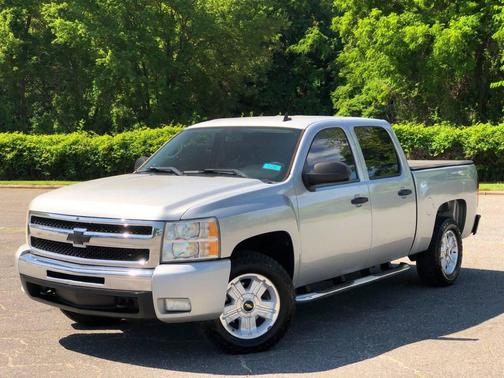 Sheer Silver Metallic 2010 Chevrolet Silverado 1500 LT