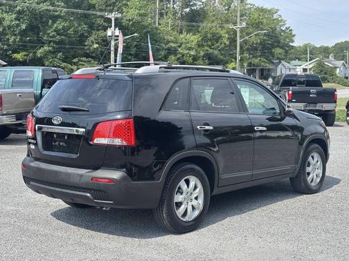 Black 2012 Kia Sorento LX