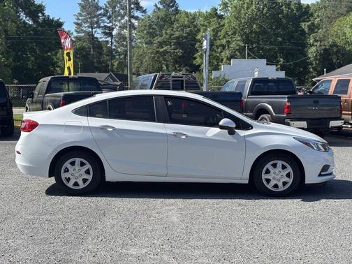 Summit White 2017 Chevrolet Cruze LS